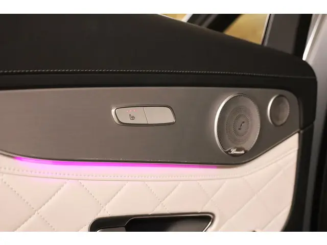Mercedes-Benz GLC AMG 63 S 4MATIC+ 2019 Benzine 33