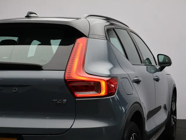 Volvo XC40 2.0 T4 R-Design 2019 Benzine 13