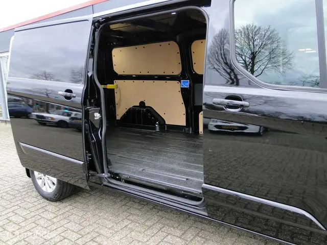 Ford Transit Custom 290 2.0 TDCI L2H1 Sport 2018 Diesel 26