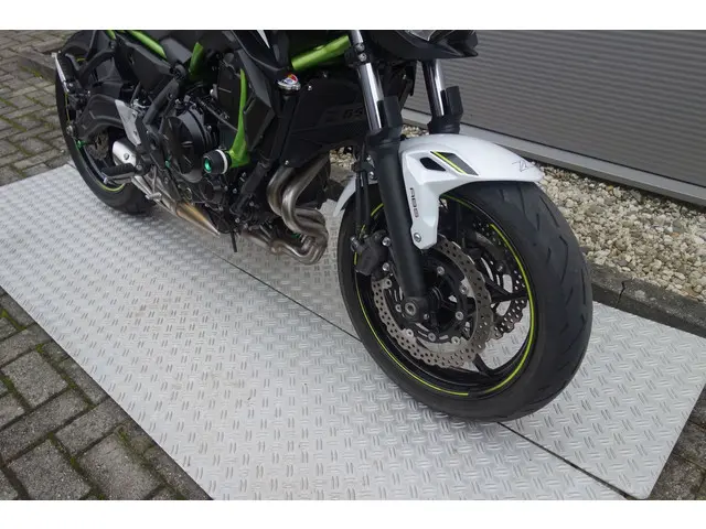Kawasaki Z650 ABS 2020 Benzine 6
