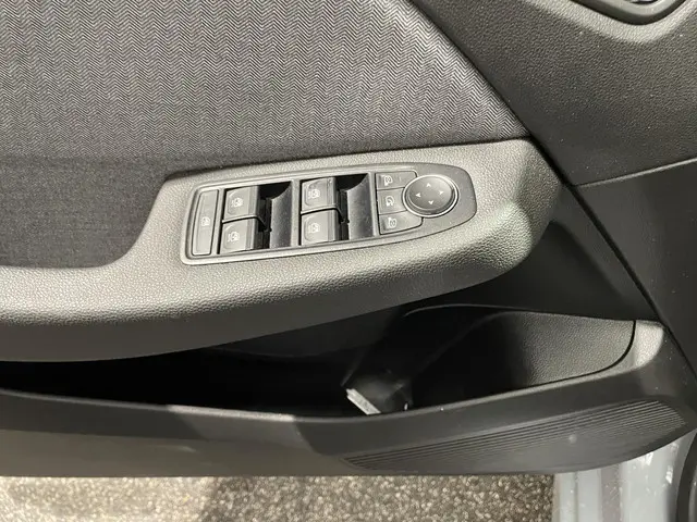 Renault Clio 1.0 TCe 90 GPF techno 2023 Benzine 18