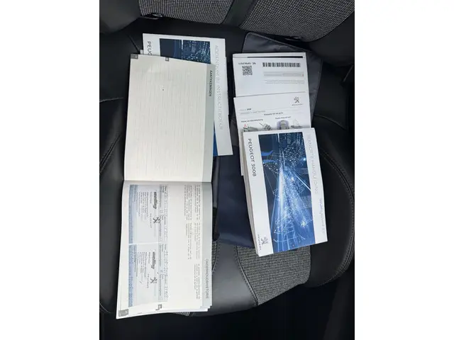 Peugeot 3008 1.2 PureTech Allure 2017 Benzine 68