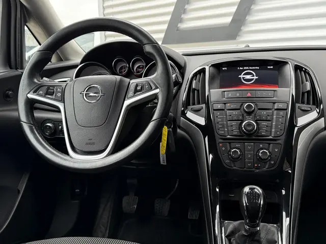 Opel Astra Sports Tourer 1.4 Turbo Sport + 2015 Benzine 19