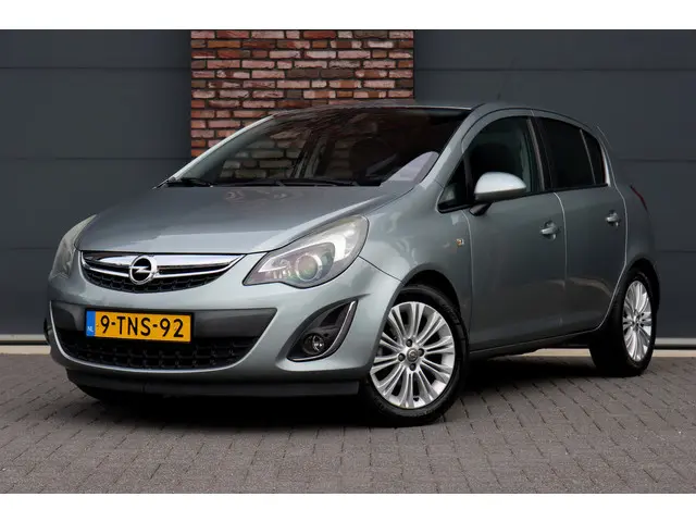 Opel Corsa 1.4-16V Cosmo | 2014 Benzine