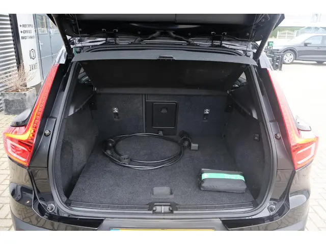 Volvo XC40 Recharge P8 AWD R-Design 2020 Elektrisch 24