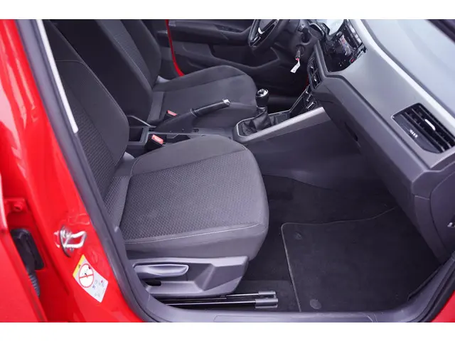 Volkswagen Polo 1.0 TSI Polo Comfortline 2019 Benzine 29