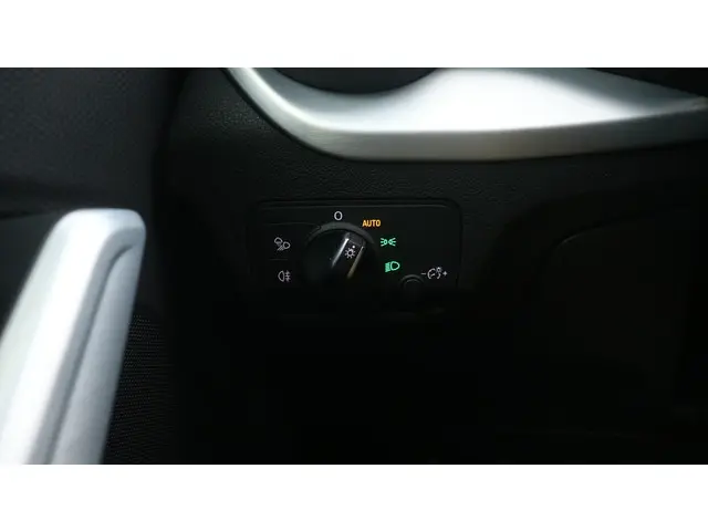 Audi Q2 35 TFSI 150PK S Edition 2025 Benzine 7