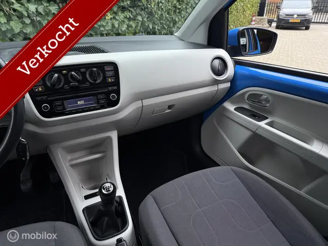 Volkswagen up! 1.0 move up! BlueMotion 2015 Benzine 25