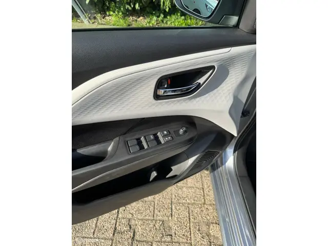 Suzuki Swift 1.2 Select Smart Hybrid 2024 Benzine 10