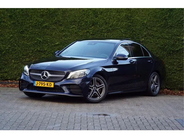 Mercedes-Benz C-Klasse C 180 AMG line 2020 Benzine 21