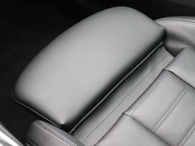 BMW 3 Serie Sedan 330e 2023 Hybride Benzine 26