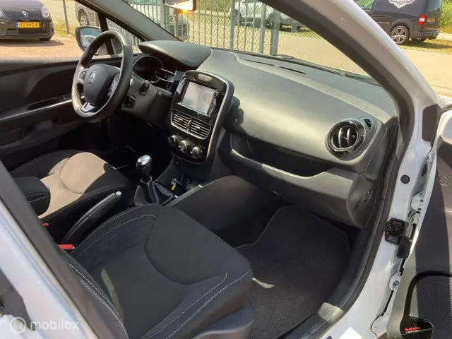 Renault Clio Estate 0.9 TCe Limited 2018 Benzine 7