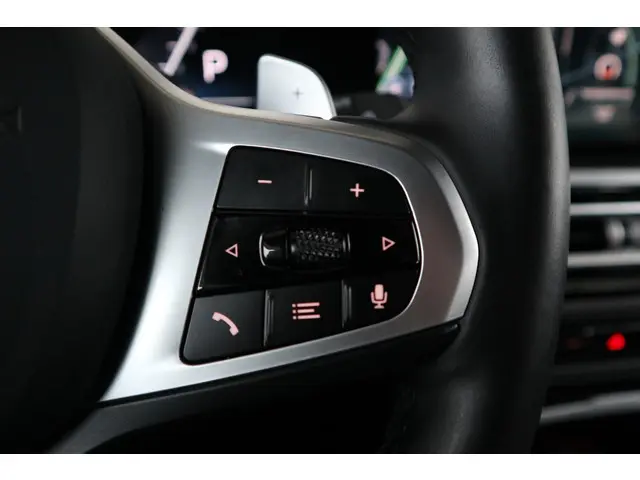 BMW 3 Serie Touring 318i 2024 Benzine 23