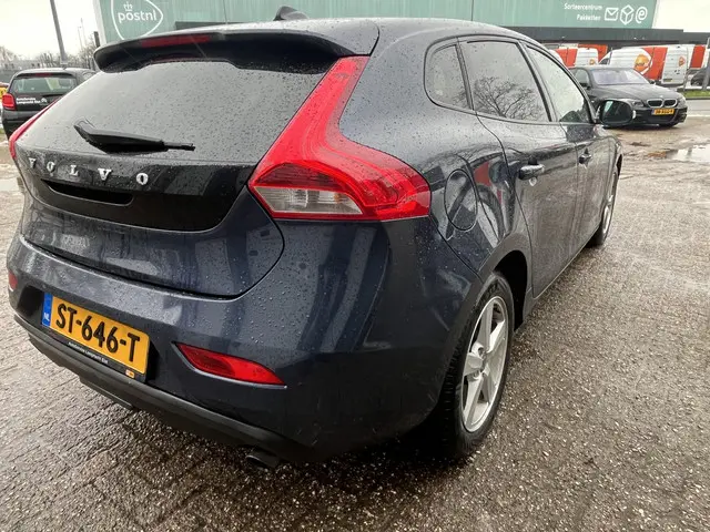Volvo V40 1.6 T2 Momentum 2014 Benzine 9