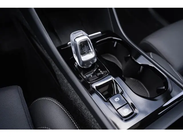 Volvo XC40 2.0 B4 Ultra Dark 2024 Benzine 41