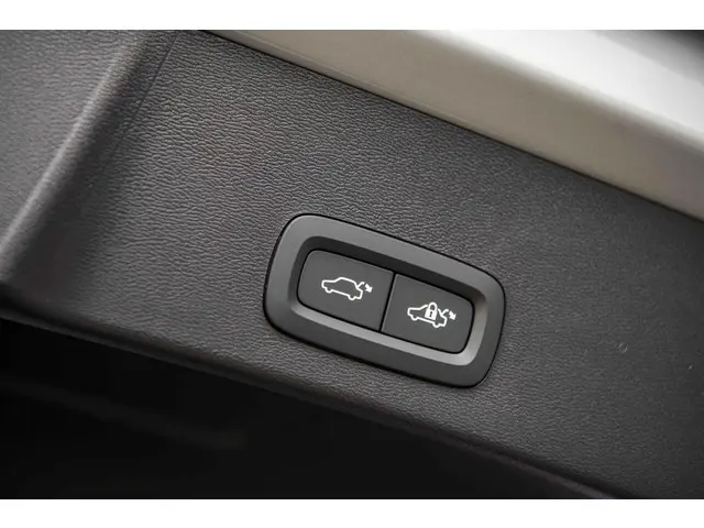 Volvo XC40 2.0 B4 Plus Black Edition 2025 Benzine 26