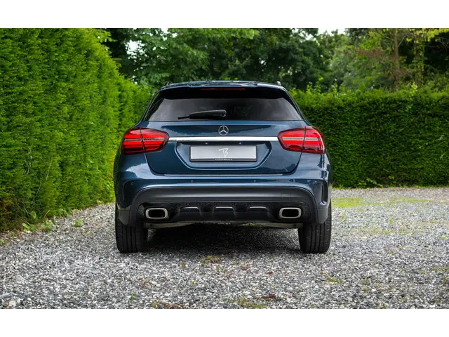 Mercedes-Benz GLA 180 AMG 2019 Benzine 19
