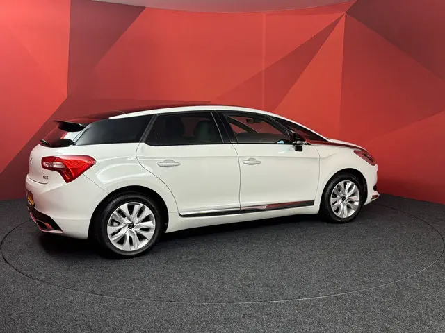 DS DS 5 1.6 THP Business Executive 2016 Benzine 21