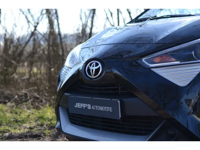 Toyota Aygo 1.0 VVT-i x-play 2021 Benzine 4