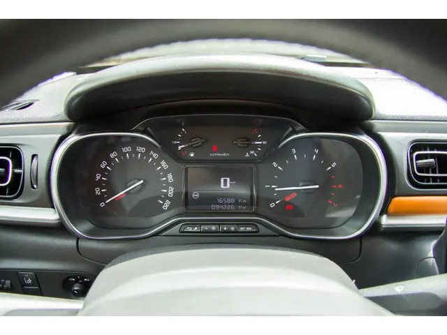 Citroën C3 1.2 PureTech Shine NWE DIST.RIEM 2017 Benzine 11