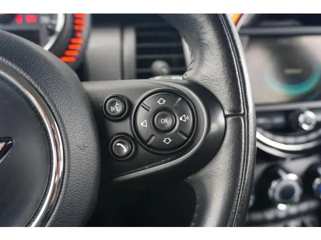 MINI 5-Deurs Cooper 2017 Benzine 13