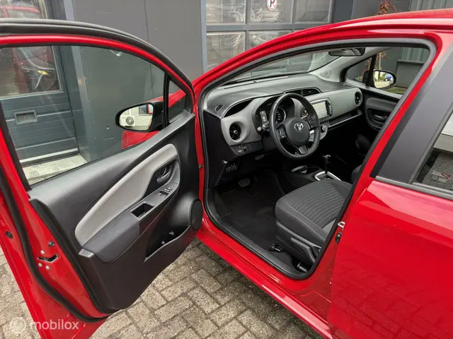 Toyota Yaris 1.5 Hybrid Aspiration 2017 Hybride Benzine 7