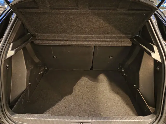 Peugeot 2008 1.2 PureTech Active 2022 Benzine 32