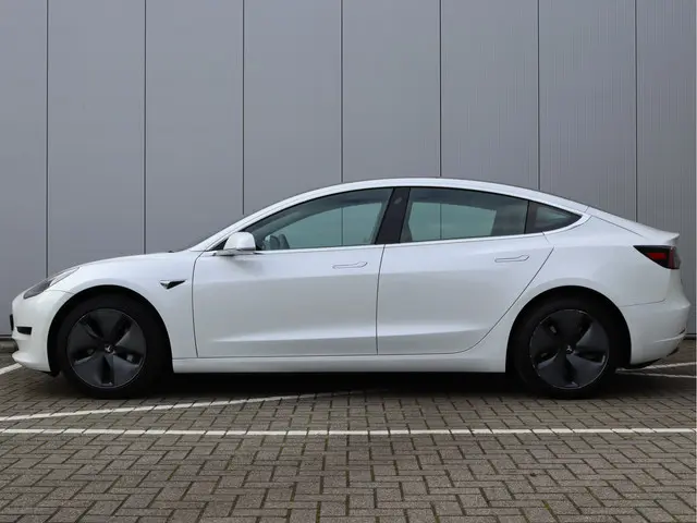 Tesla Model 3 Standard RWD Plus 60 kWh 2019 Elektrisch 15