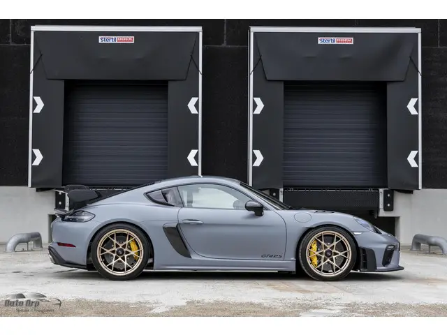 Porsche 718 GT4 RS 2022 Benzine 4