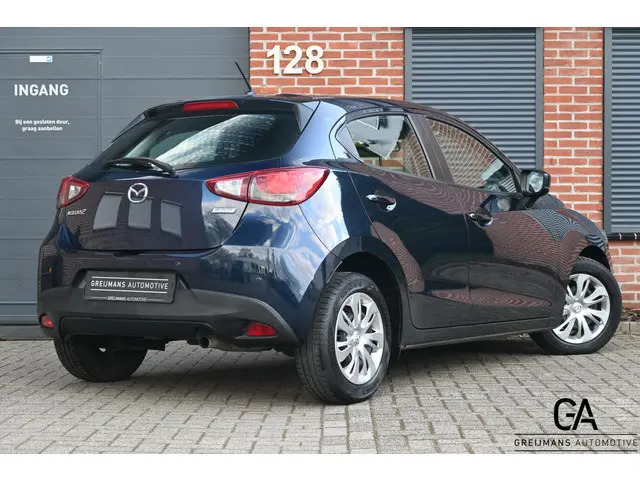 Mazda 2 2