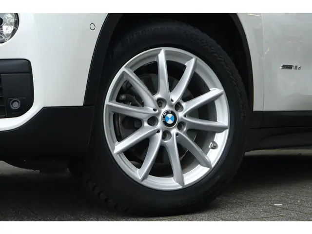 BMW X1 sDrive18d Executive 2017 Diesel 4