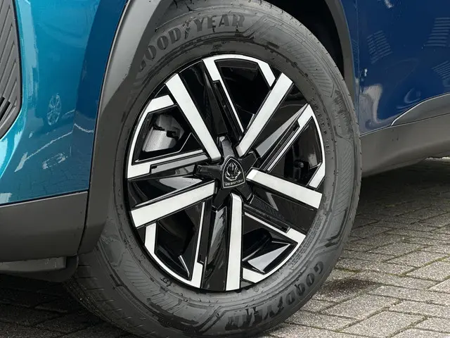 Peugeot 2008 1.2 PureTech 100 Style 2025 Benzine 28