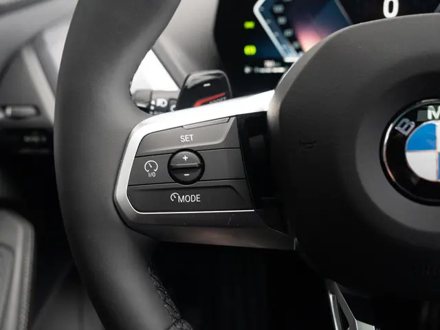 BMW 1 Serie 120 2025 Benzine 25