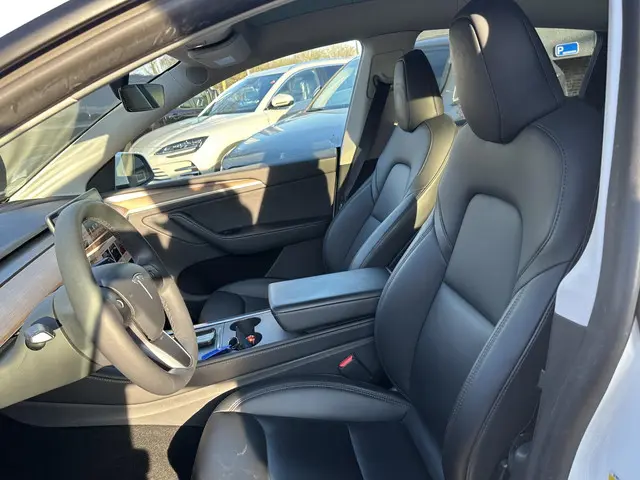 Tesla Model Y Long Range AWD 75 kWh 2023 Elektrisch 20