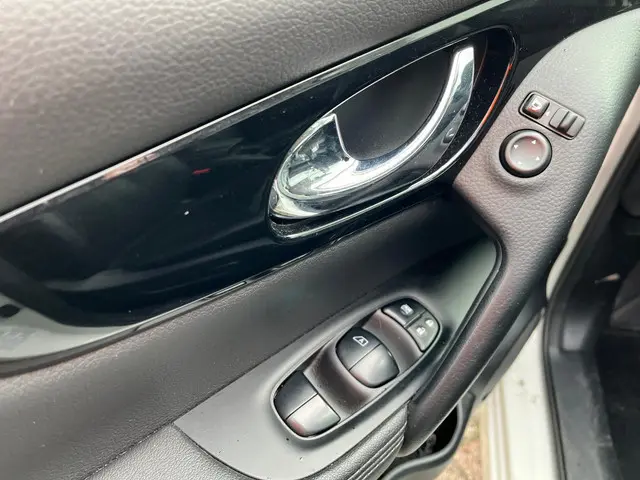 Nissan QASHQAI 1.2 Tekna - Front Schade - BPM 2014 Benzine 17