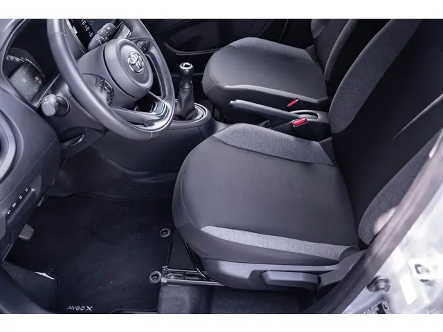 Toyota Aygo X 1.0 VVT-i MT Play 2022 Benzine 26