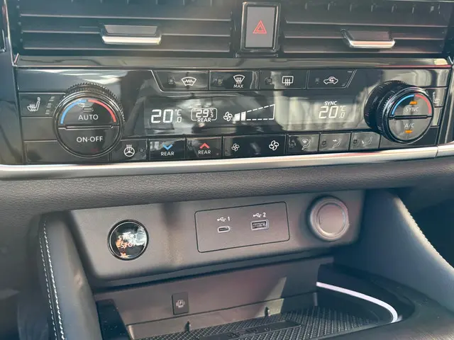 Nissan X-Trail e-4ORCE Tekna Plus 2025 Hybride Benzine 21