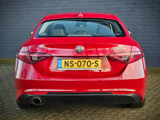 Alfa Romeo Giulia 2.0 Super / AUTOMAAT / 2017 Benzine 4