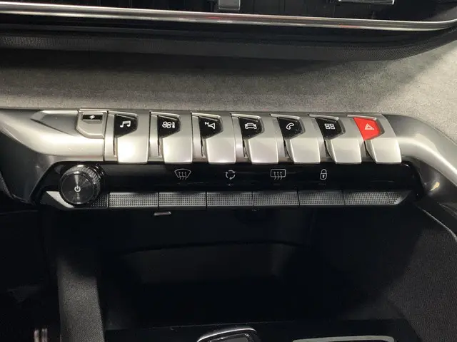 Peugeot 3008 1.6 HYbrid4 300 GT 2022 Hybride Benzine 12