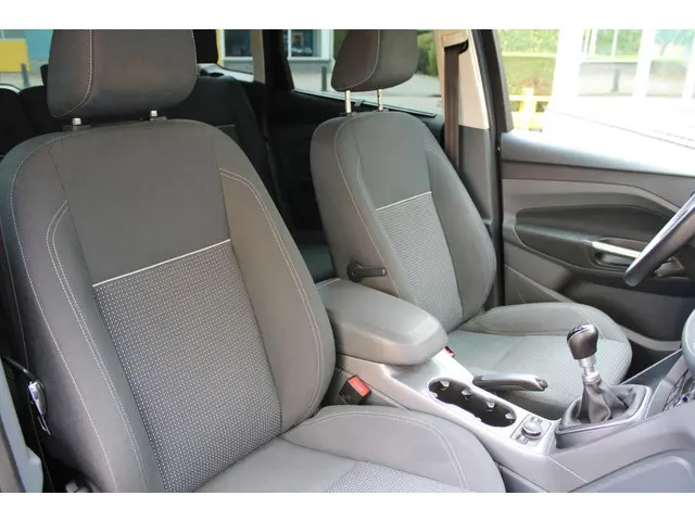 Ford C-MAX 1.0 Titanium 2013 Benzine 10