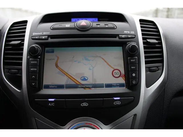 Hyundai ix20 1.4i i-Magine met Navigatie 2013 Benzine 14