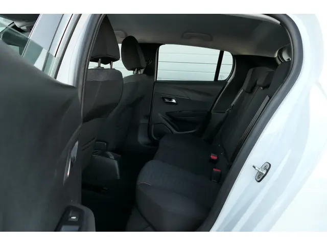 Peugeot 208 1.2 PureTech Active Pack 2022 Benzine 34