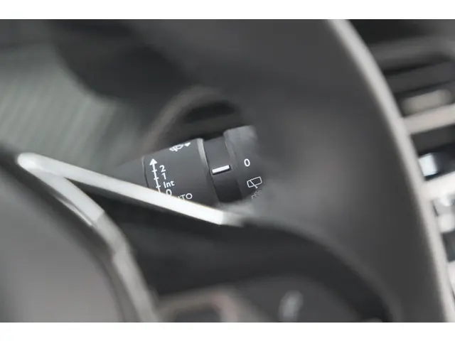 Peugeot 208 PureTech 100 Allure 2025 Benzine 33