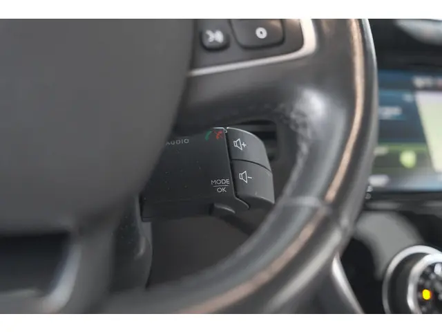 Renault Captur TCe 150 EDC Intens 2019 Benzine 39