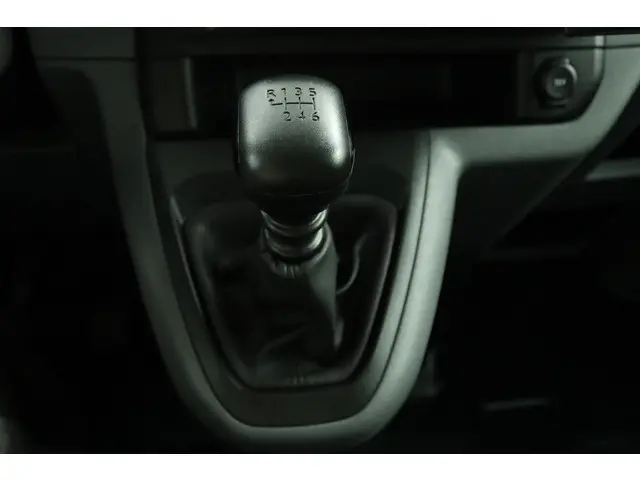 Toyota ProAce Worker 2.0 D-4D Live 2022 Diesel 23