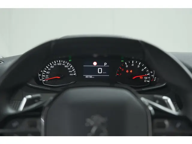 Peugeot 2008 PureTech 130 EAT8 Allure Pack 2021 Benzine 41