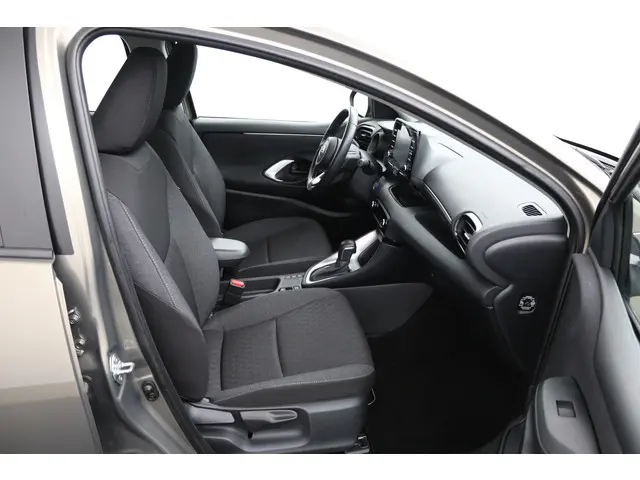 Toyota Yaris 1.5 Hybrid Dynamic 2022 Hybride Benzine 22