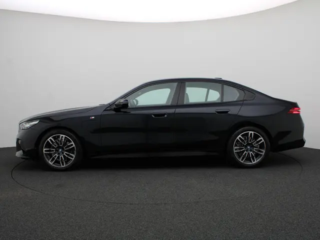 BMW 5 Serie Sedan 530e 2025 Hybride Benzine 4