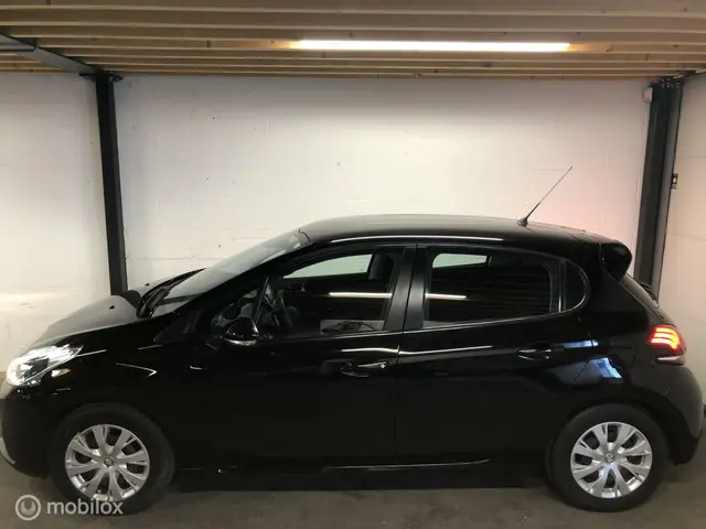 Peugeot 208 1.2 PureTech Active 2016 Benzine 6