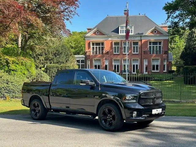Dodge Ram 1500 5.7 V8 4x4 Crew Cab 5'7 Sport 2017 LPG/Gas 2